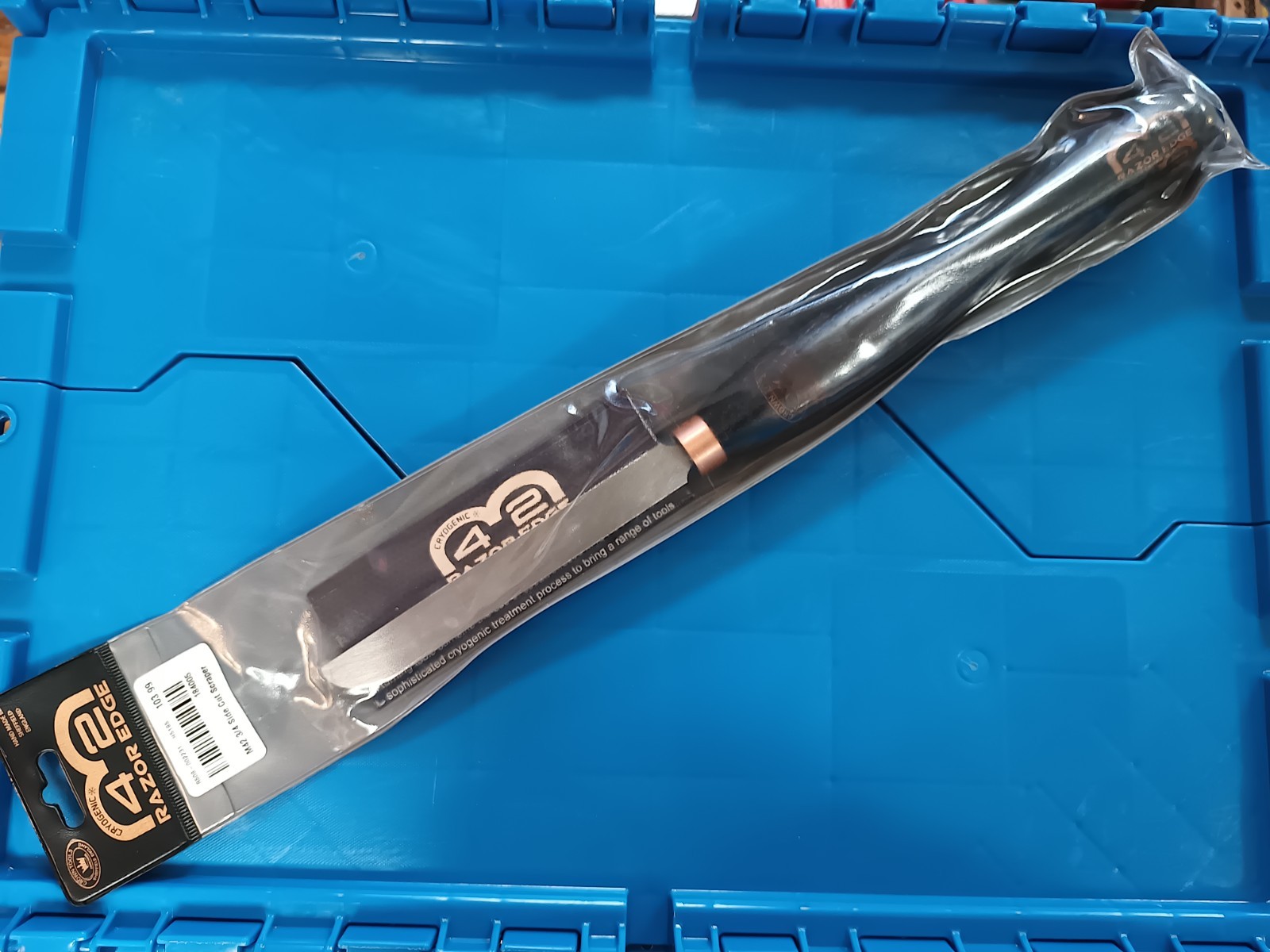 Crown M42 Razor Edge Cryo - 3/4" Side Cutting Scraper – Round