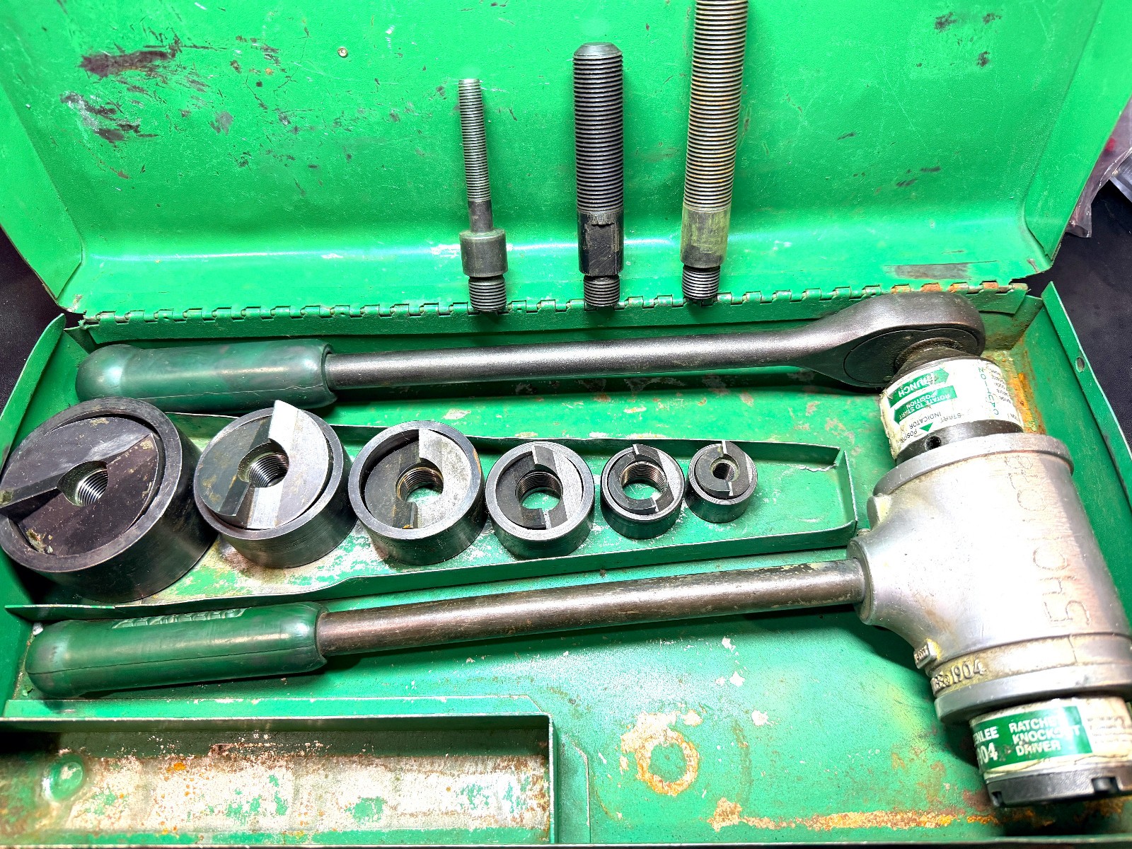 GREENLEE  1906SB  High Leverage Ratchet Driver with 1/2" -2" Slug-Buster  USA