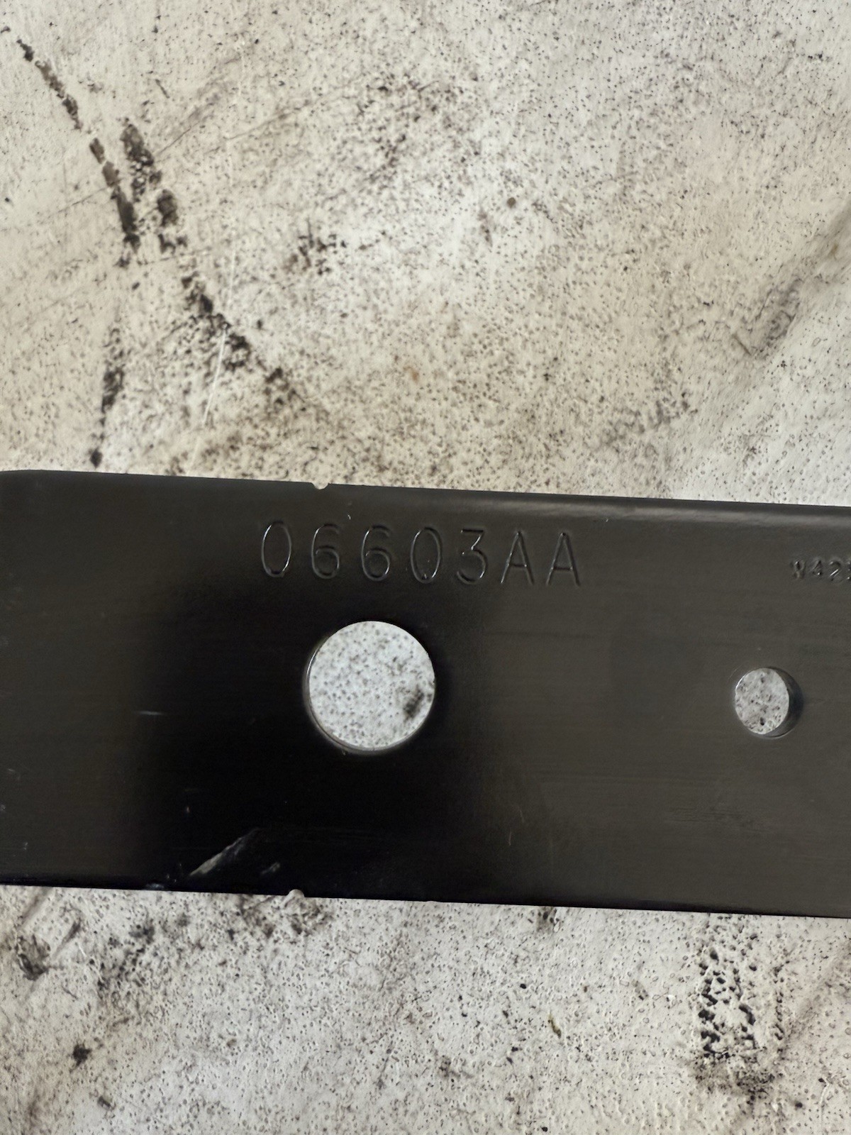 2013-2021 PETERBILT 579 BUNK LOWER HINGE BRACKET SUPPORT 06603AA OEM