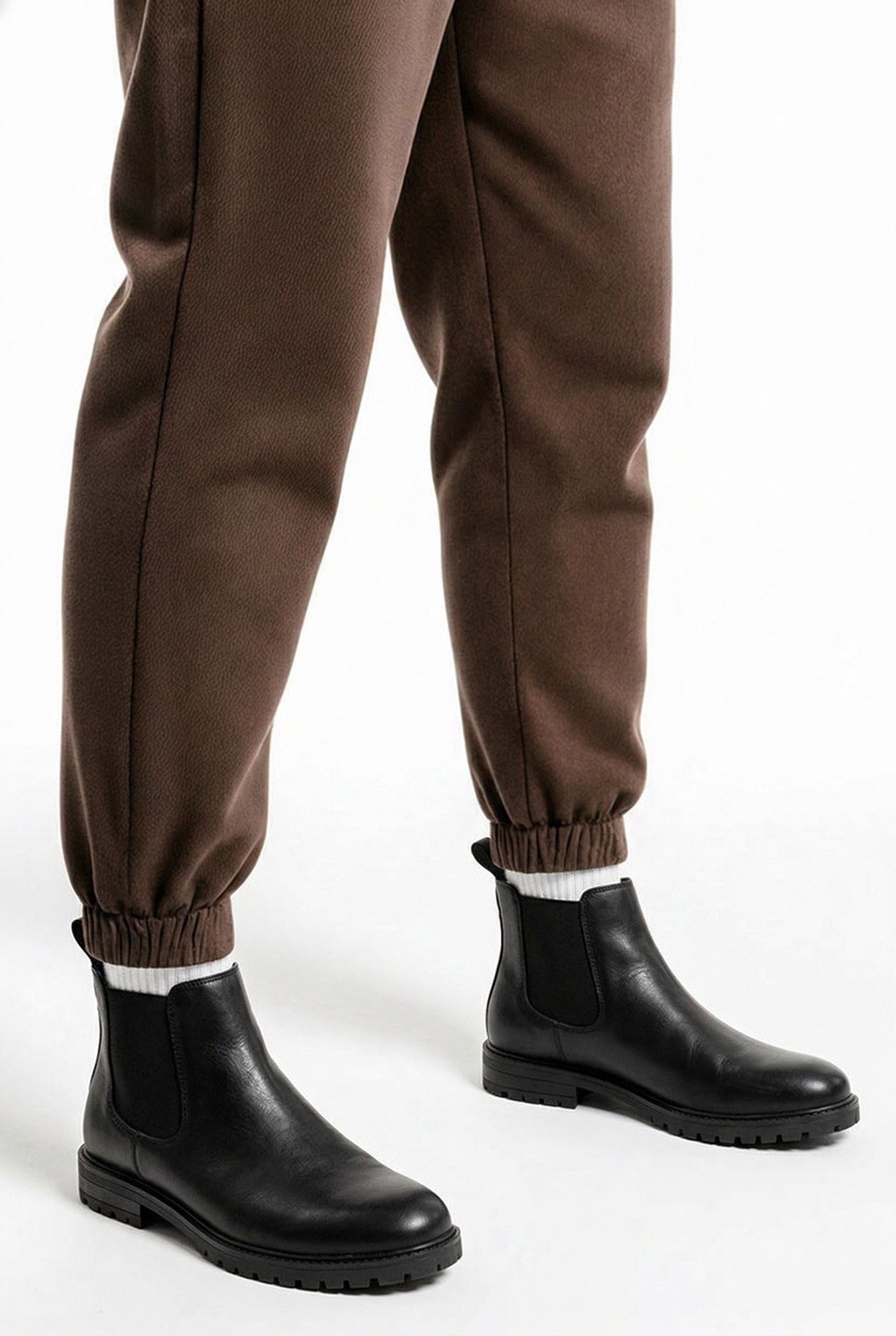Black Leather Pull-On Men's Chelsea Boots Round Toe Casual Fall Winter