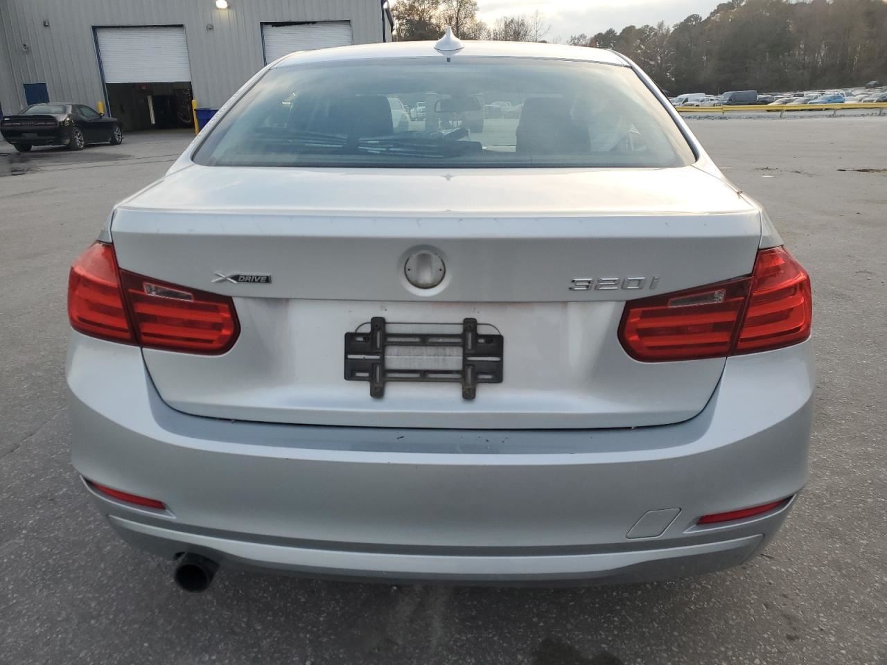 320I 2013 Glove Box 4969493