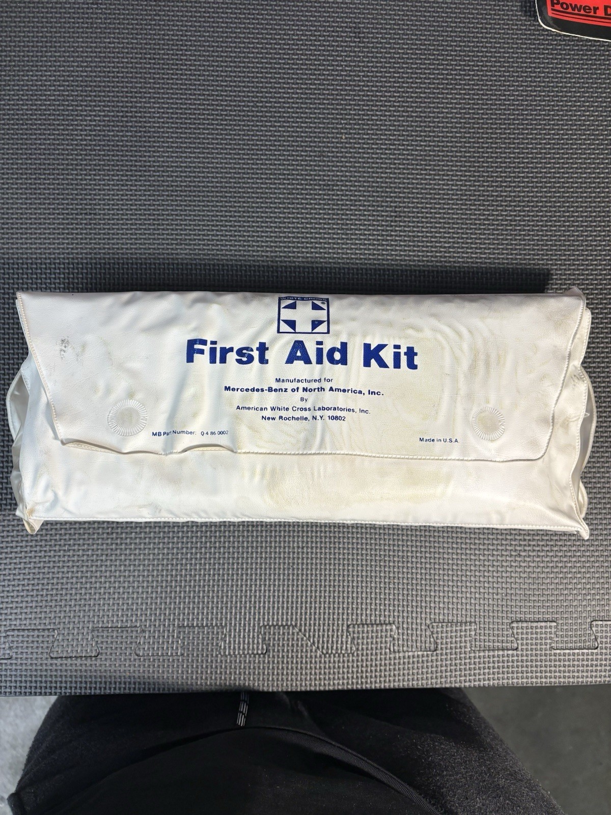 Vintage Mercedes-Benz First Aid Kit Q4860002 - W126 R107 560SL 560SEL - Complete