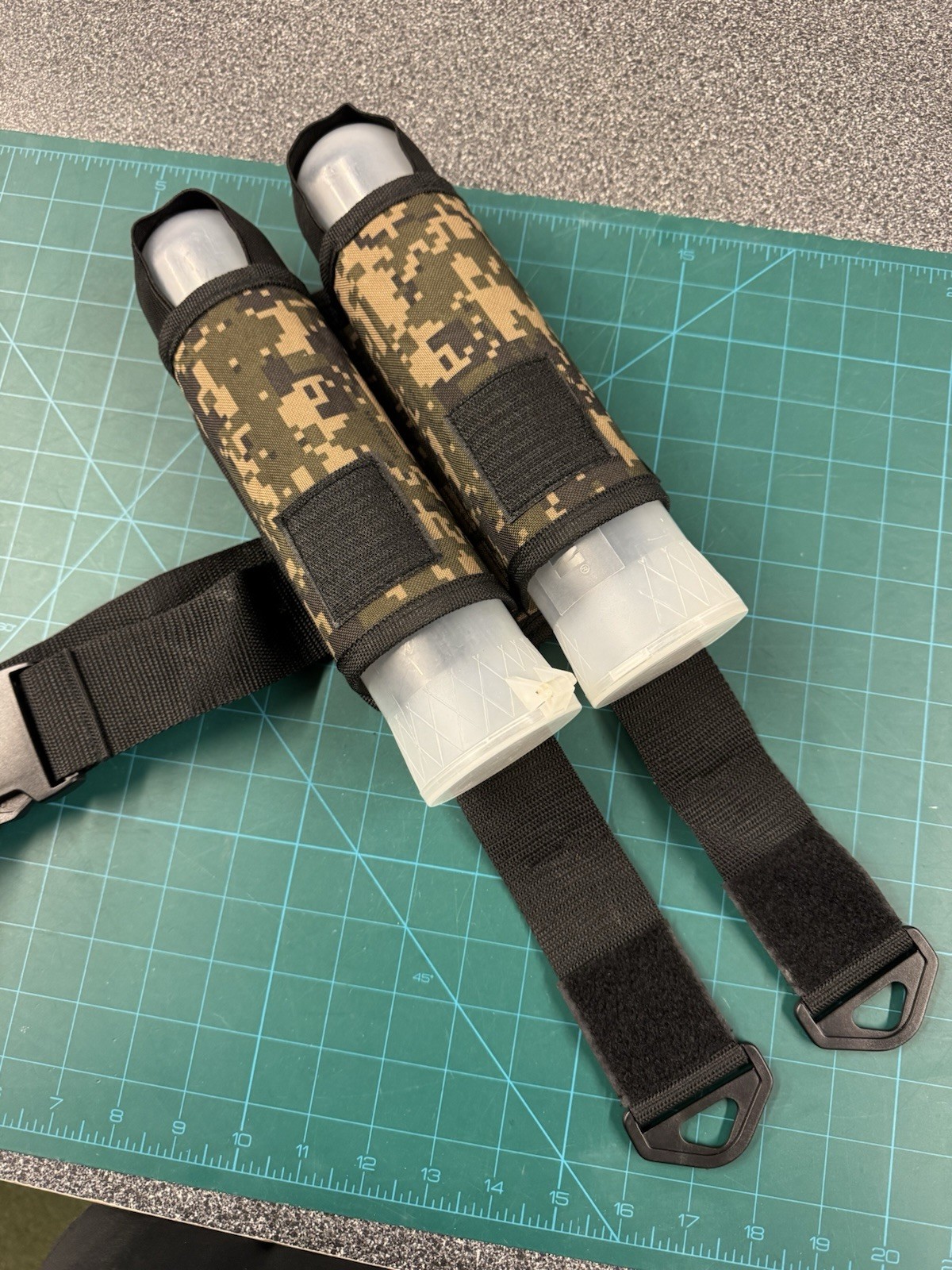 TIPPMANN 2 pod paintball pack. Complete kit with 140rd tubes.