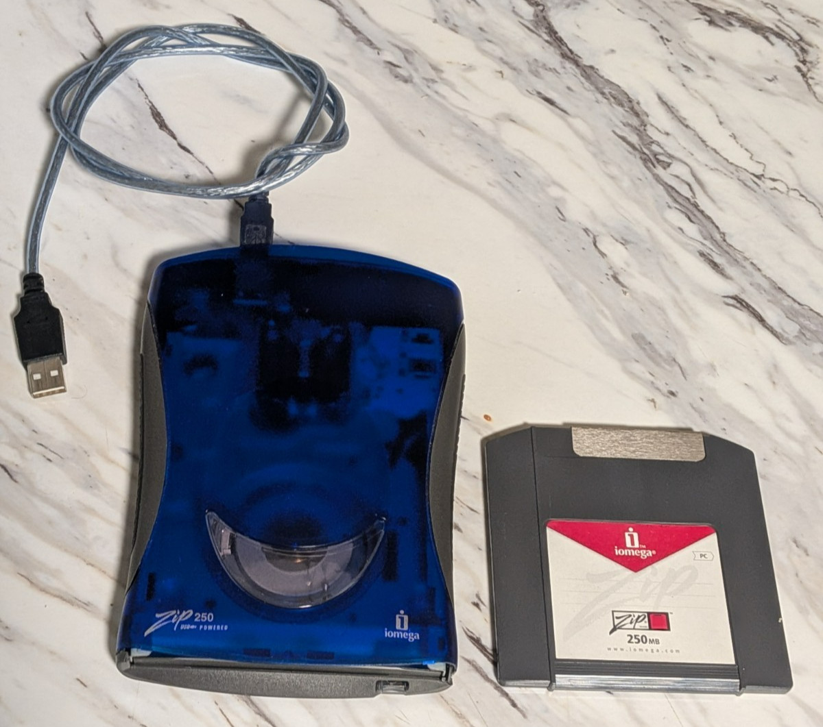 Iomega Zip 250 USB Powered External Drive With Cable  250MB Disk For Parts