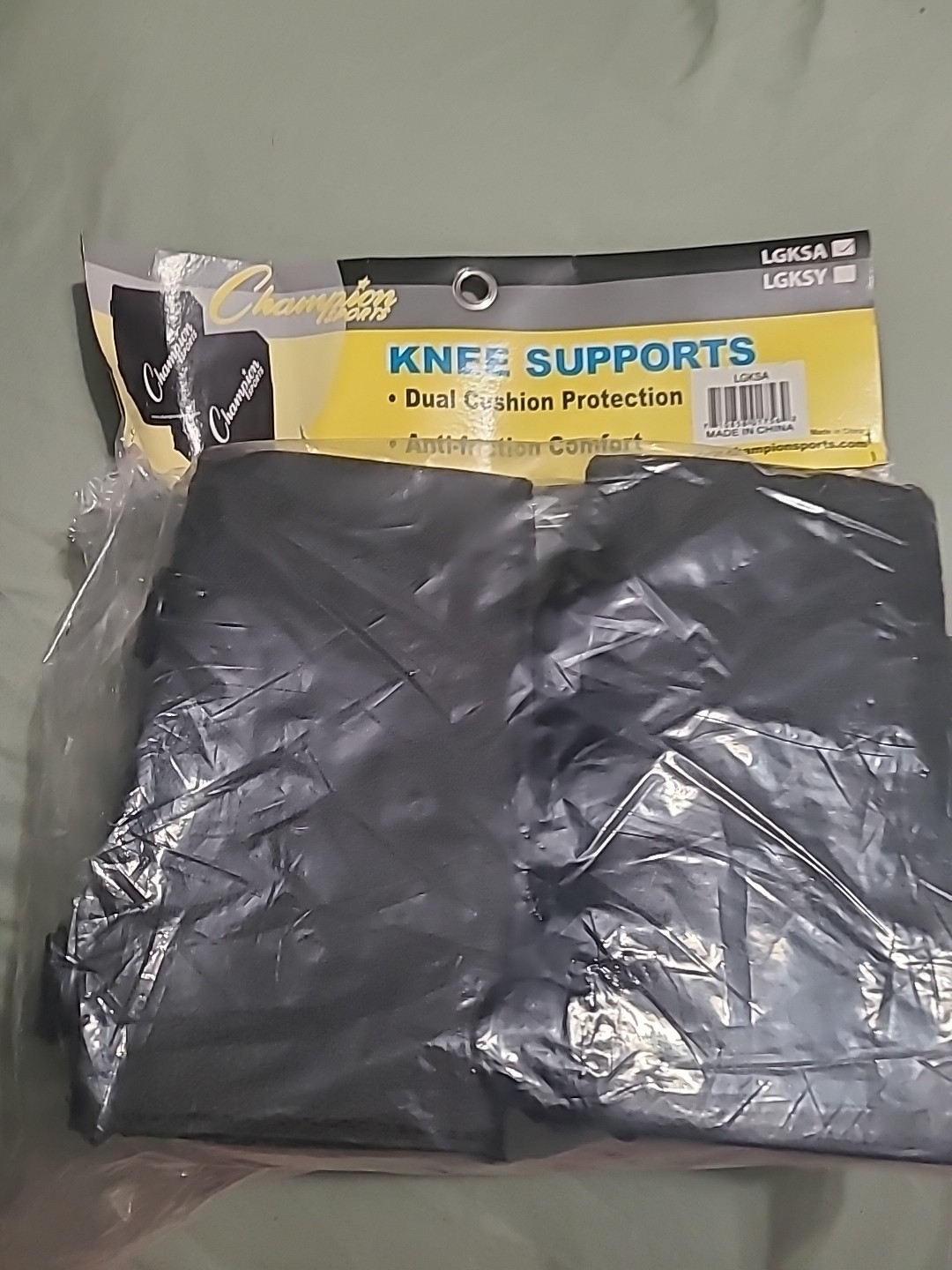 Champion Sports LGKSA Adult Catchers Knee Support  Black