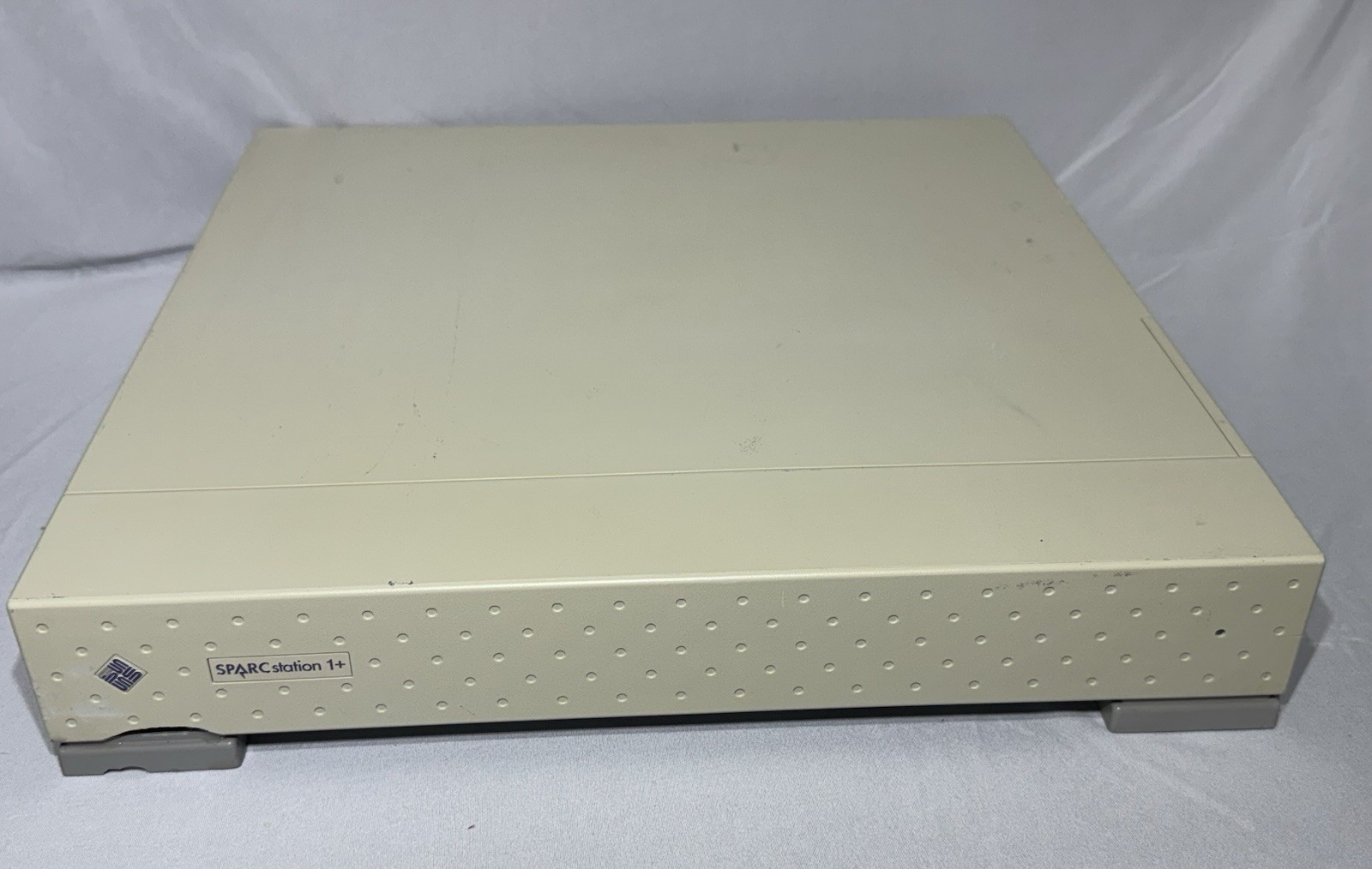 Sun SPARCStation 1+ Workstation, 4MB RAM, Analog Graphics, Power Supply, Vintage