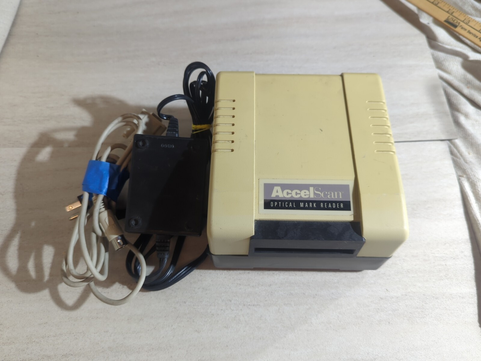 Advantage Learning System OMR1100 Optical Mark Reader With adapter and cable