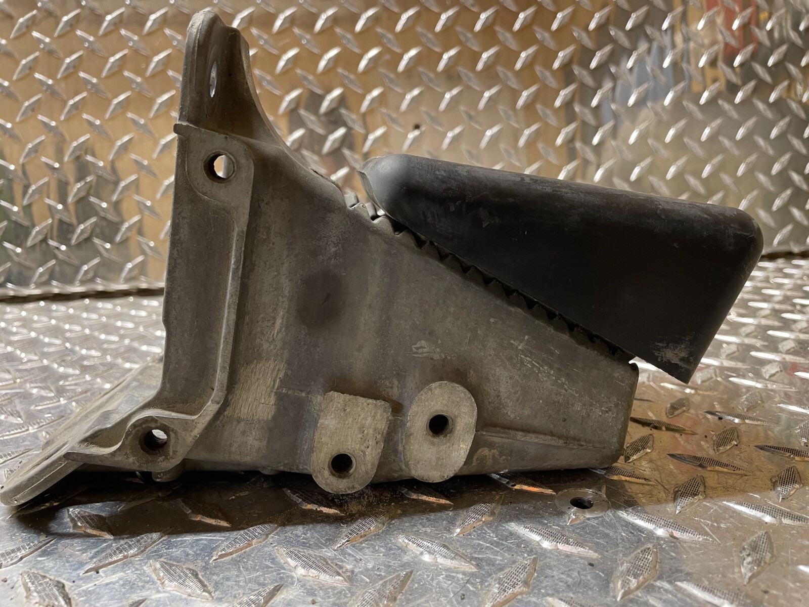 PETERBILT 579 Hood Rest - L85-6130, Aluminum hood rest w/ rubber stop