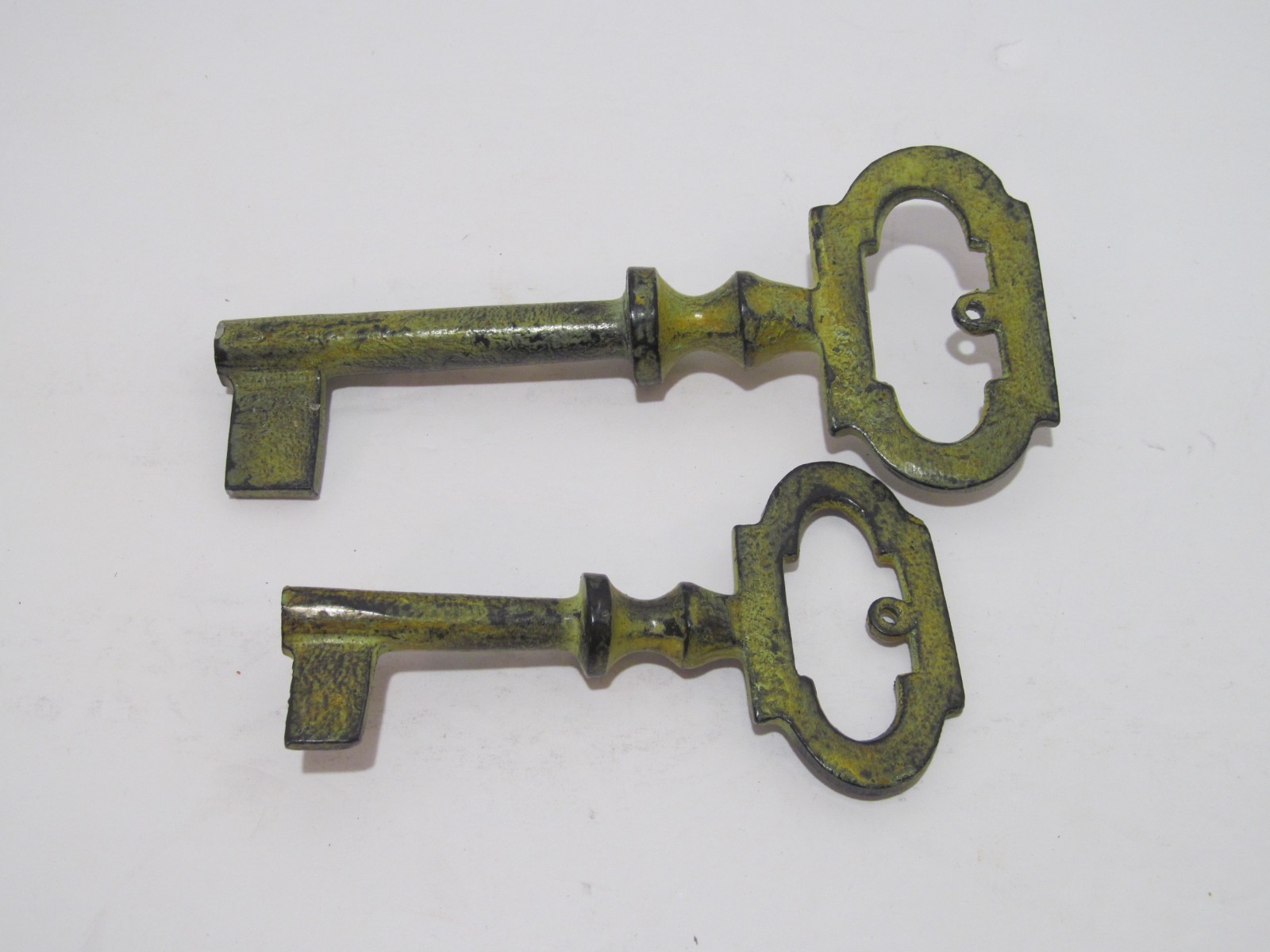 Victorian Set of 2 Skeleton Metal 6" and 4" Keys Decor Replica