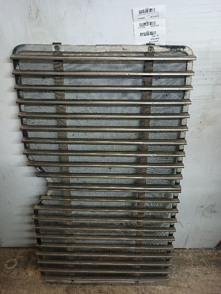2006 International 9400 Grille  (11842047