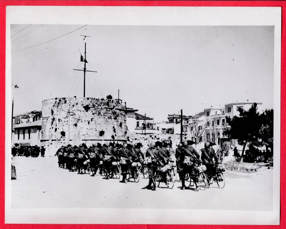 1939 Italian Troops Bicycle Troops Enter Durrës Durazzo Albania 7x9 News Photo