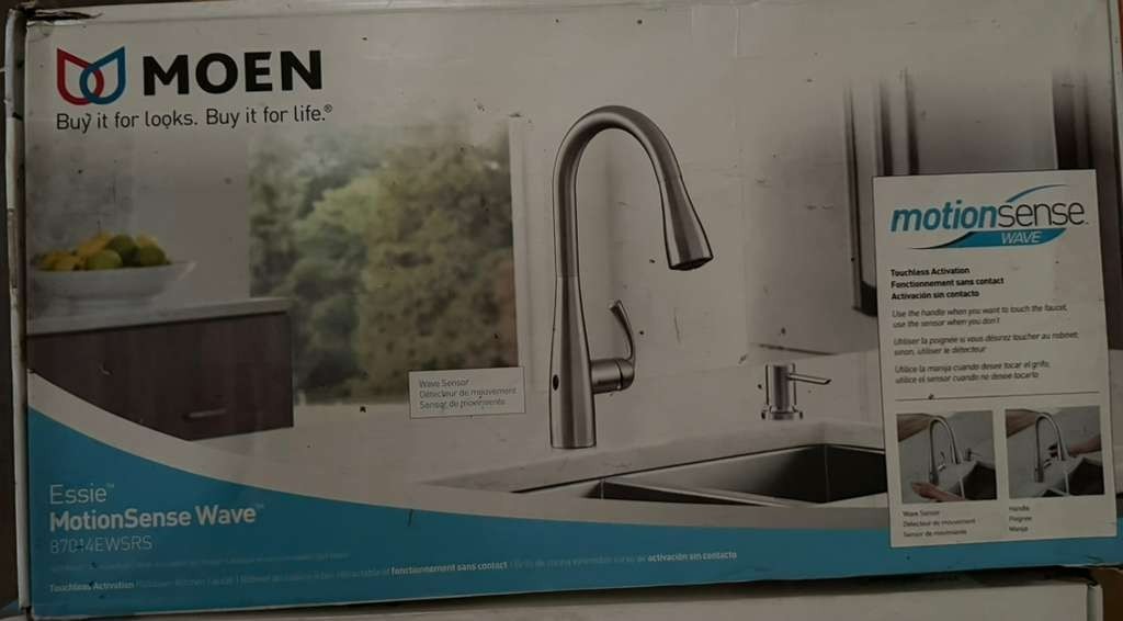 MOEN Essie Touchless Pulldown Sprayer Kitchen Faucet in Spot Resist Stainless