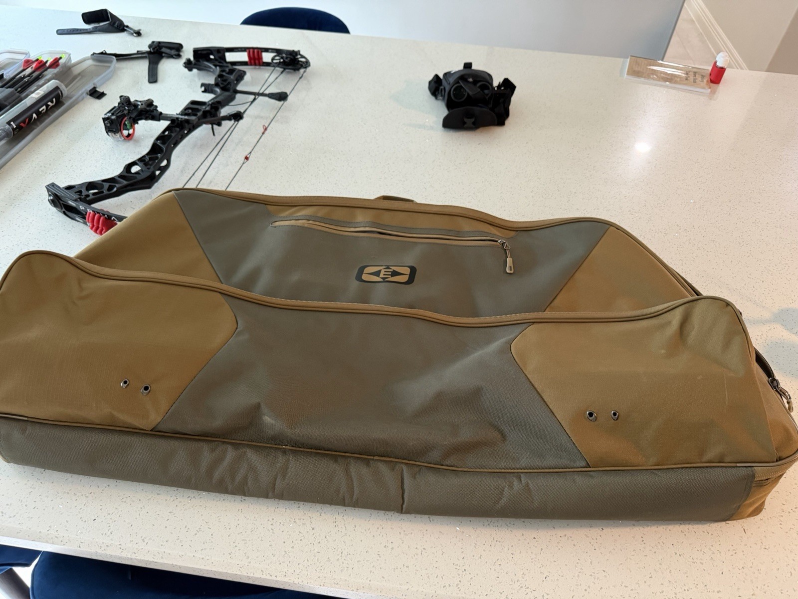 Mathew’s bow all accessories shown included
