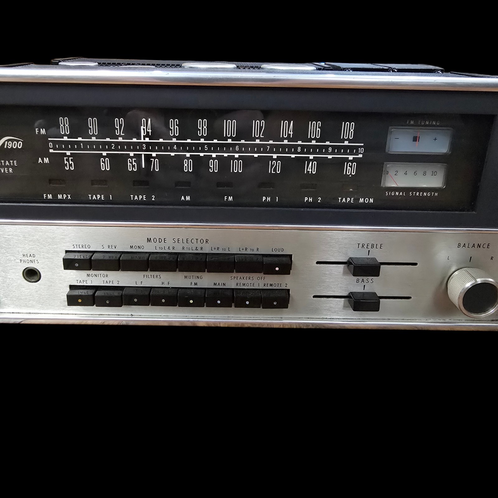 McIntosh MAC 1900 Solid State Stereo Receiver with Analog Tuner Dial working