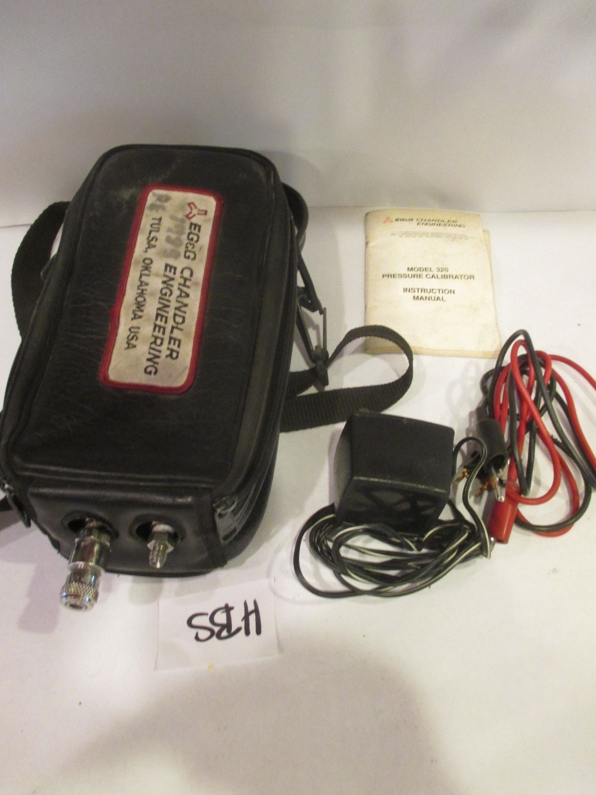 EG&G CHANGLER ENGINEERING PRESSURE CALIBRATOR MODEL 320 HAND HELD 0-1000 PSIG E1