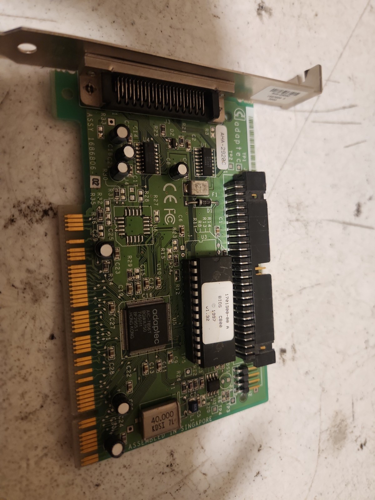 Adaptec 1686807-00 SCSI Controller Card