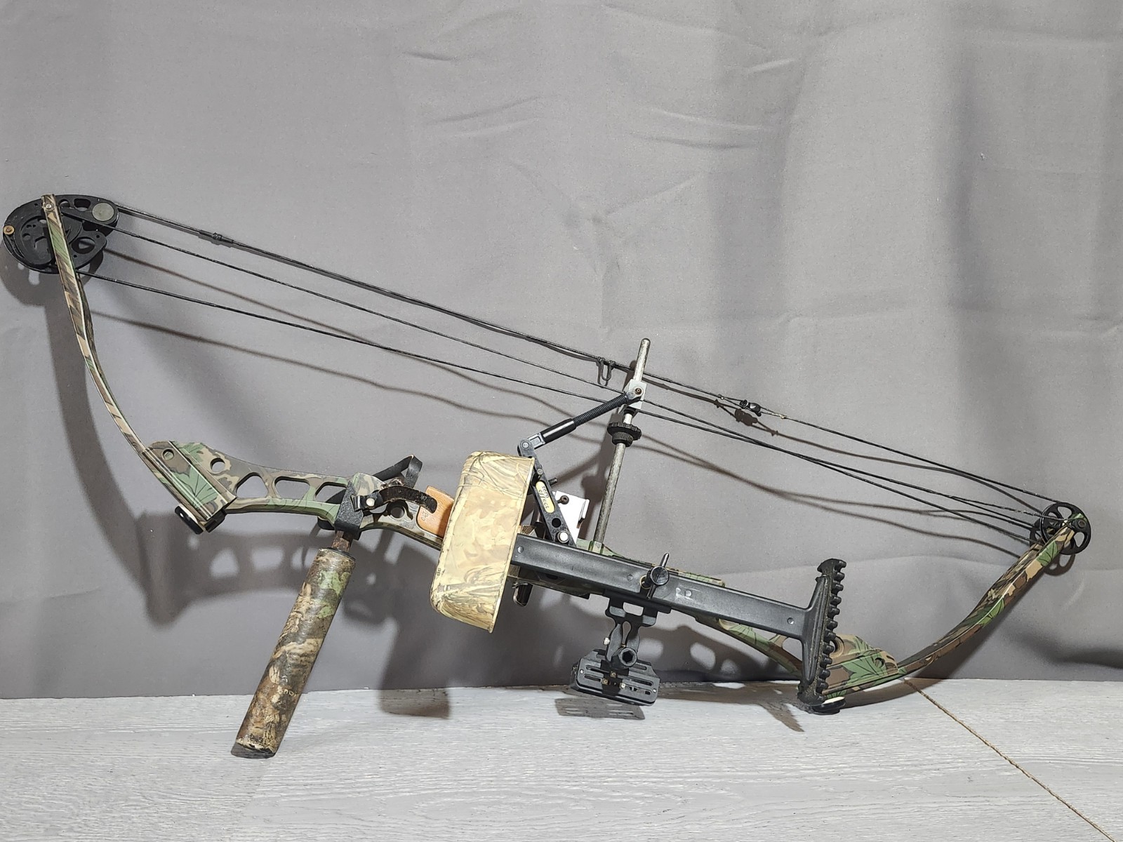 Mathews Rival Pro Compound Bow Right Hand Solo Cam w/ X-Ring