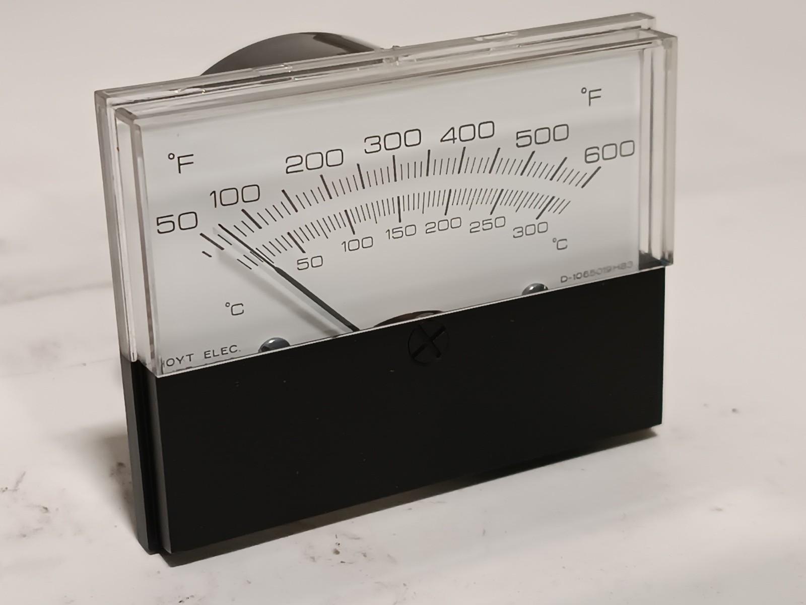Hoyt D-1065019H83 Temperature Panel Meter PT 1.437 50deg - 600deg F, New In Box
