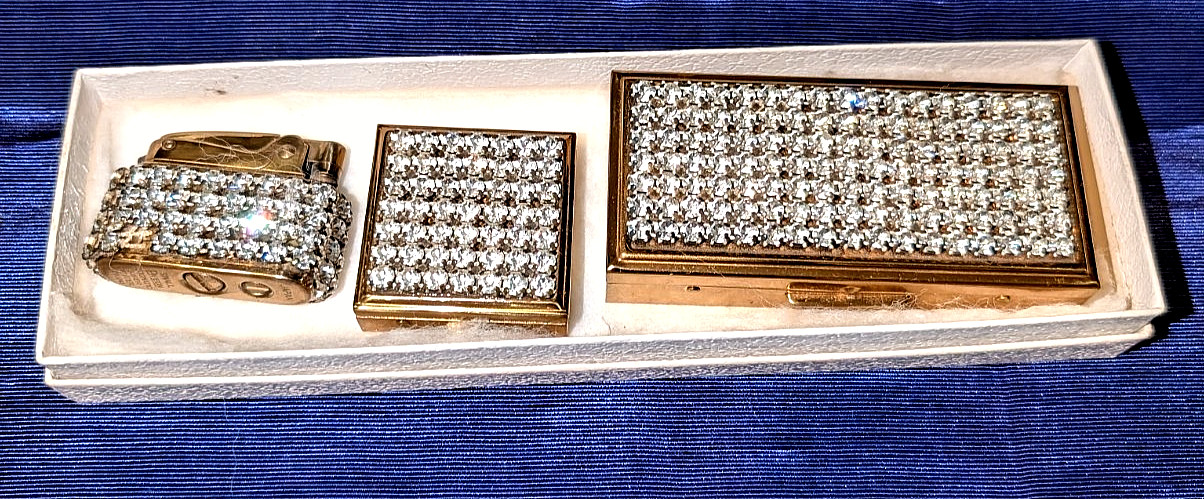 Vintage rhinestone Smoking Set 3 Pieces Mid-Century Pigeon lighter