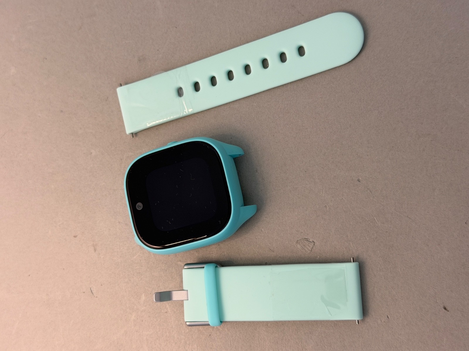 New Gizmo Watch 3 Blue QTAX57 Verizon Smartwatch Kids QTAX57 *FOR PARTS AS IS