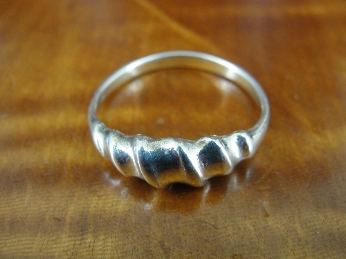 Band with Twist graduated Look Sterling Silver 925 Ring Size 8