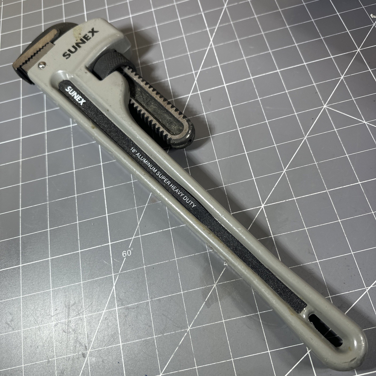 Sunex 18" Aluminum Pipe Wrench 3818A