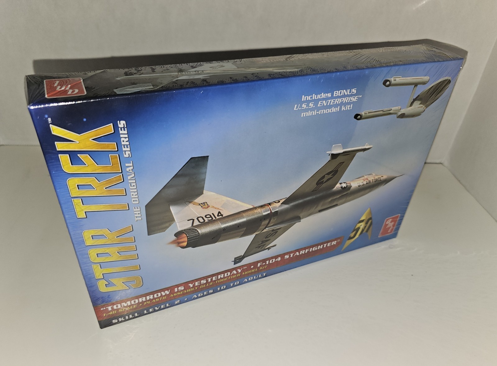 Amt 1/48 Star Trek F-104 Starfighter Model Kit New Sealed AMT953/12