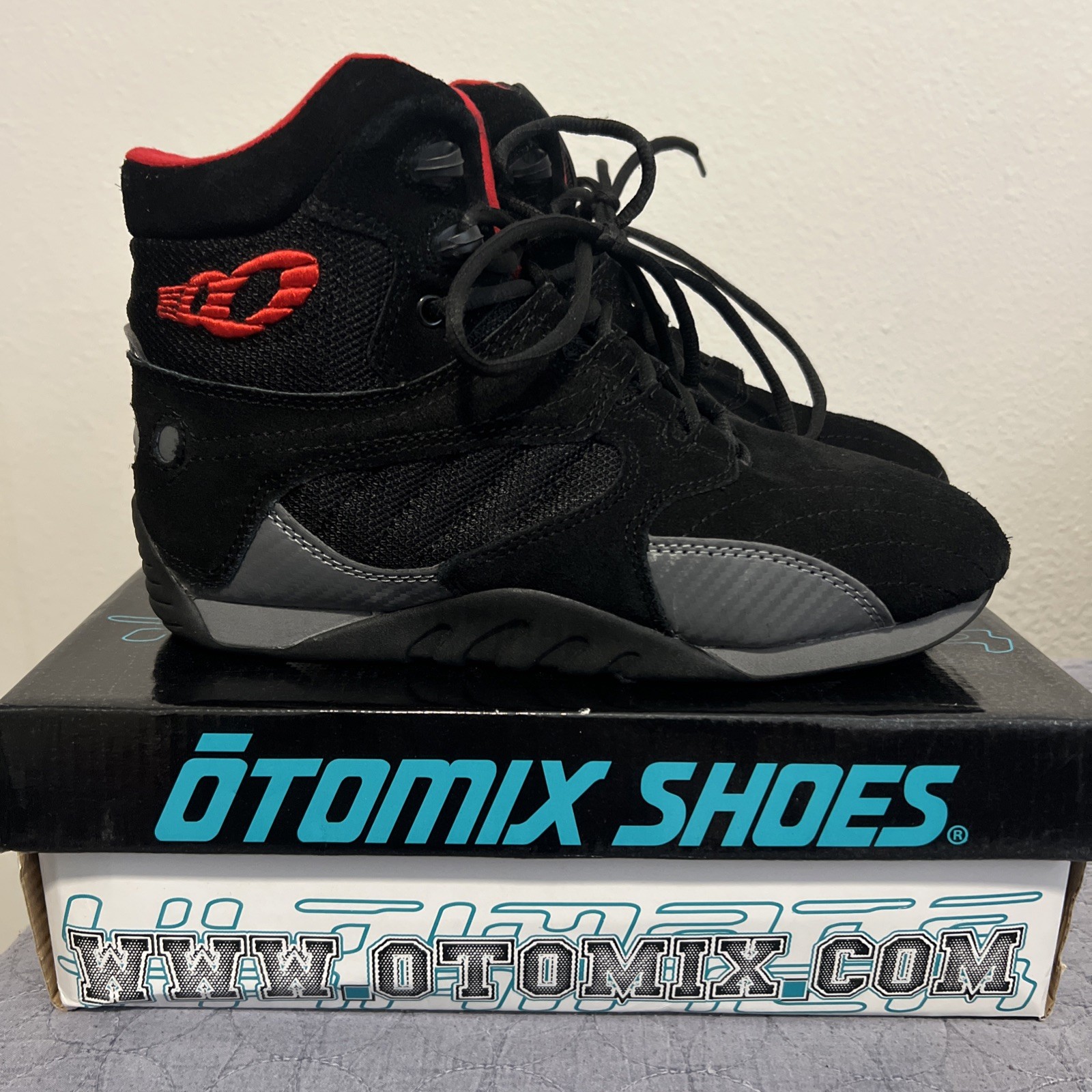 Otomix Carbonite Ultimate Bodybuilding Trainer M4444 Black Red Grey US MEN 9