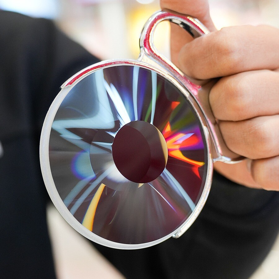 90mm handheld vortex halo special effect filter foreground blurring props camera