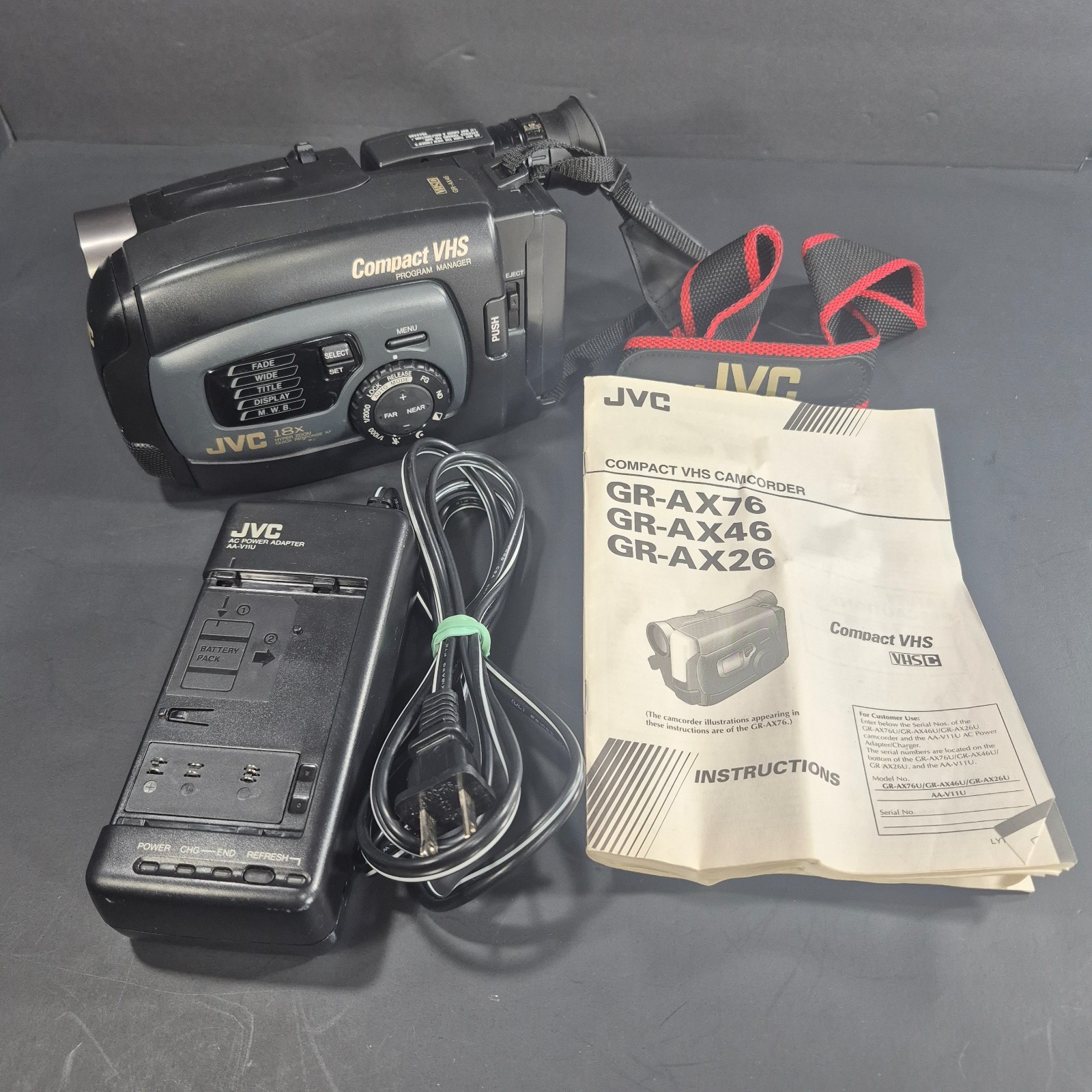 JVC Compact VHS GR-AX46U Videomovie Camcorder w/ Charger & Manual ●READ●