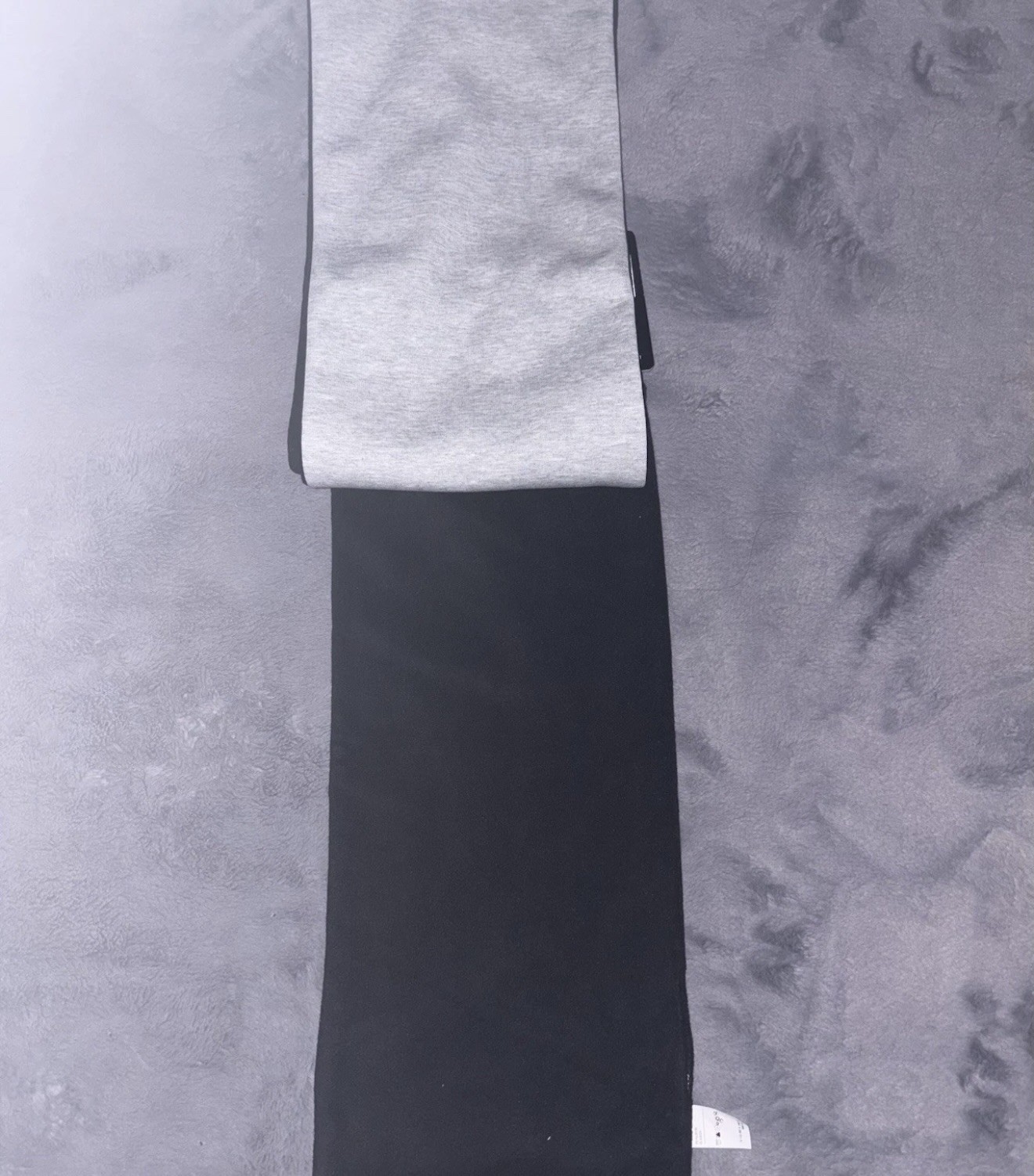 Nike Unisex Therma-Fit Tech Fleece Winter Scarf Cold Weather Gray / Black OS