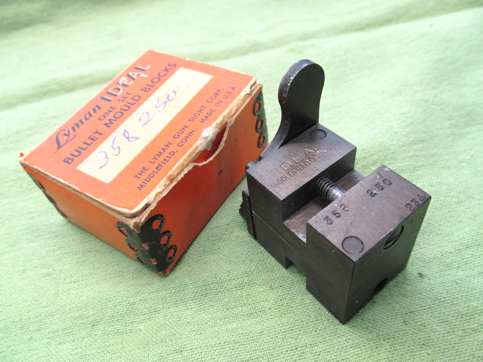 Ideal 358250 Single Cavity Bullet Mold .38 Spl. 150gr Lead Bullet in Orig Box