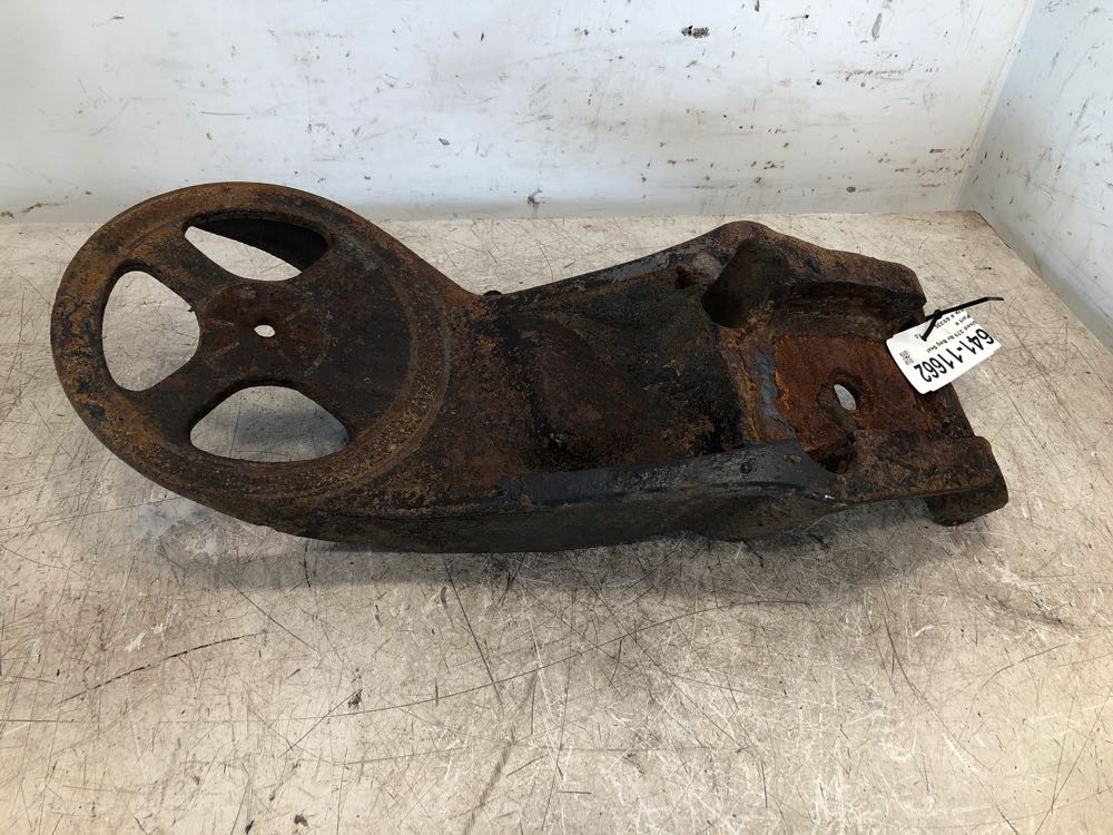 1999 Peterbilt 379 Suspension Bracket 338312 (641-11662)