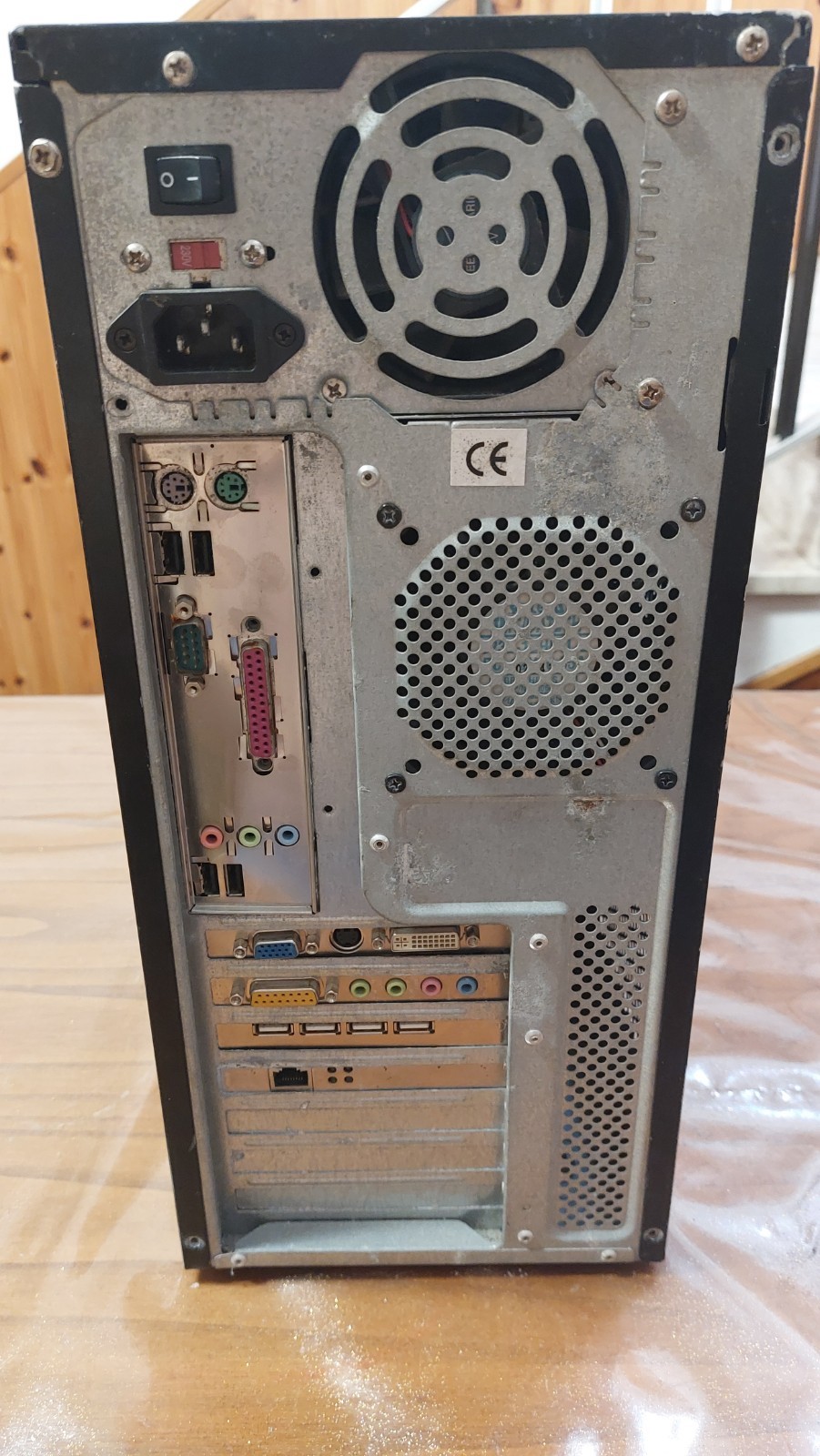 OLIVETTI PENTIUM 4 RETRO VINTAGE PC