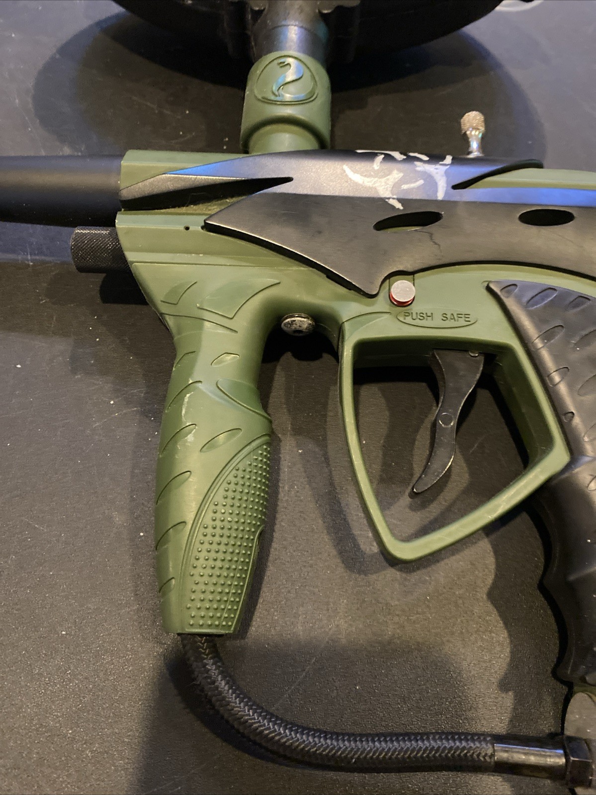 Viewloader VL 200 Green Paintball Gun With Ball Hopper. Untested