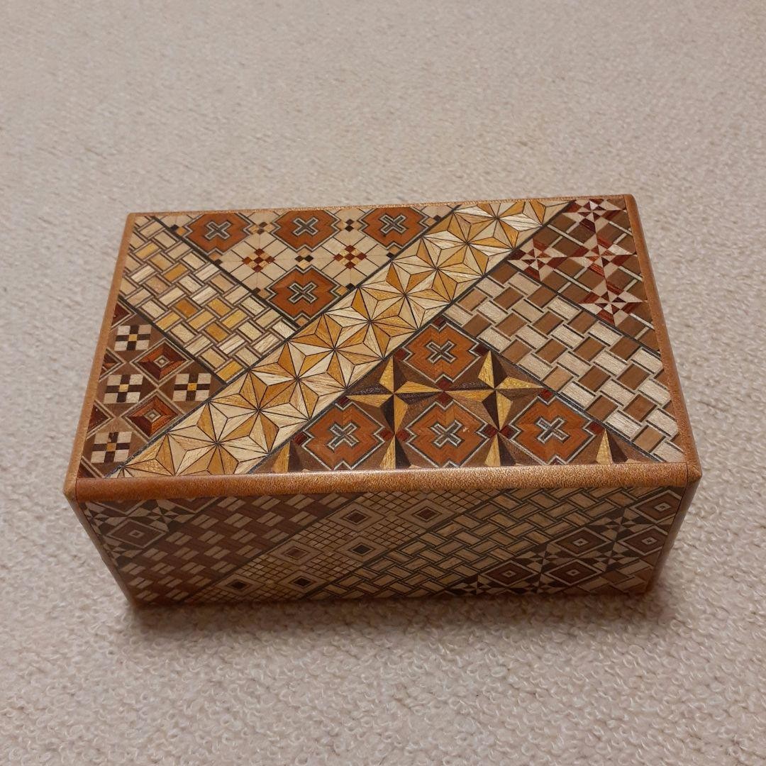 Traditional crafts of Hakone Yosegi-zaiku secret box 12 Tricks Parquet Used