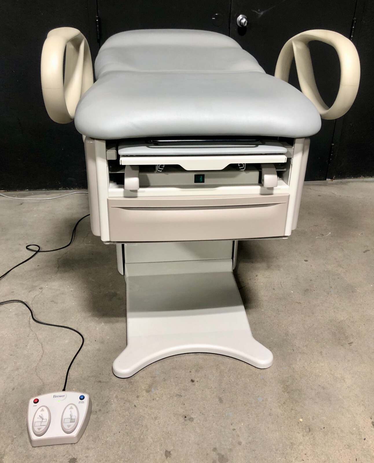 Brewer 6501 Access High-Low Exam Table