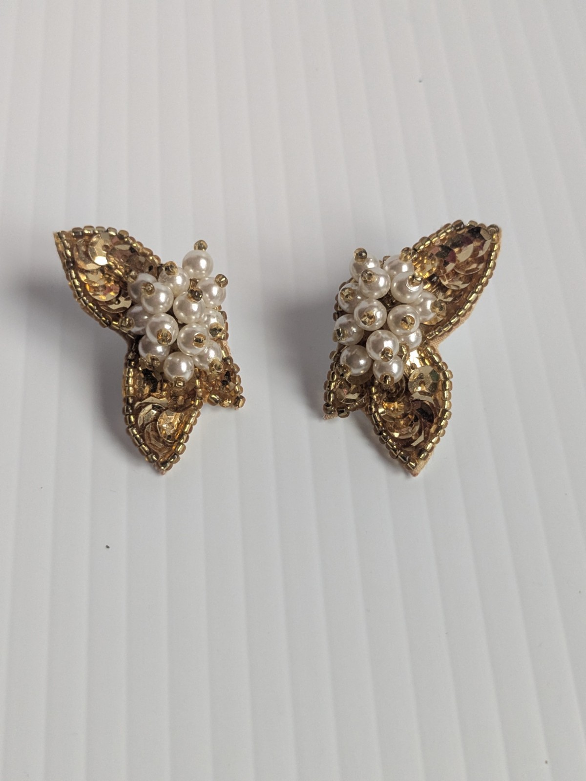 VTG Sparkle Butterfly Earrings Pierced Gold Tone Sequins White Faux Pearls Avon