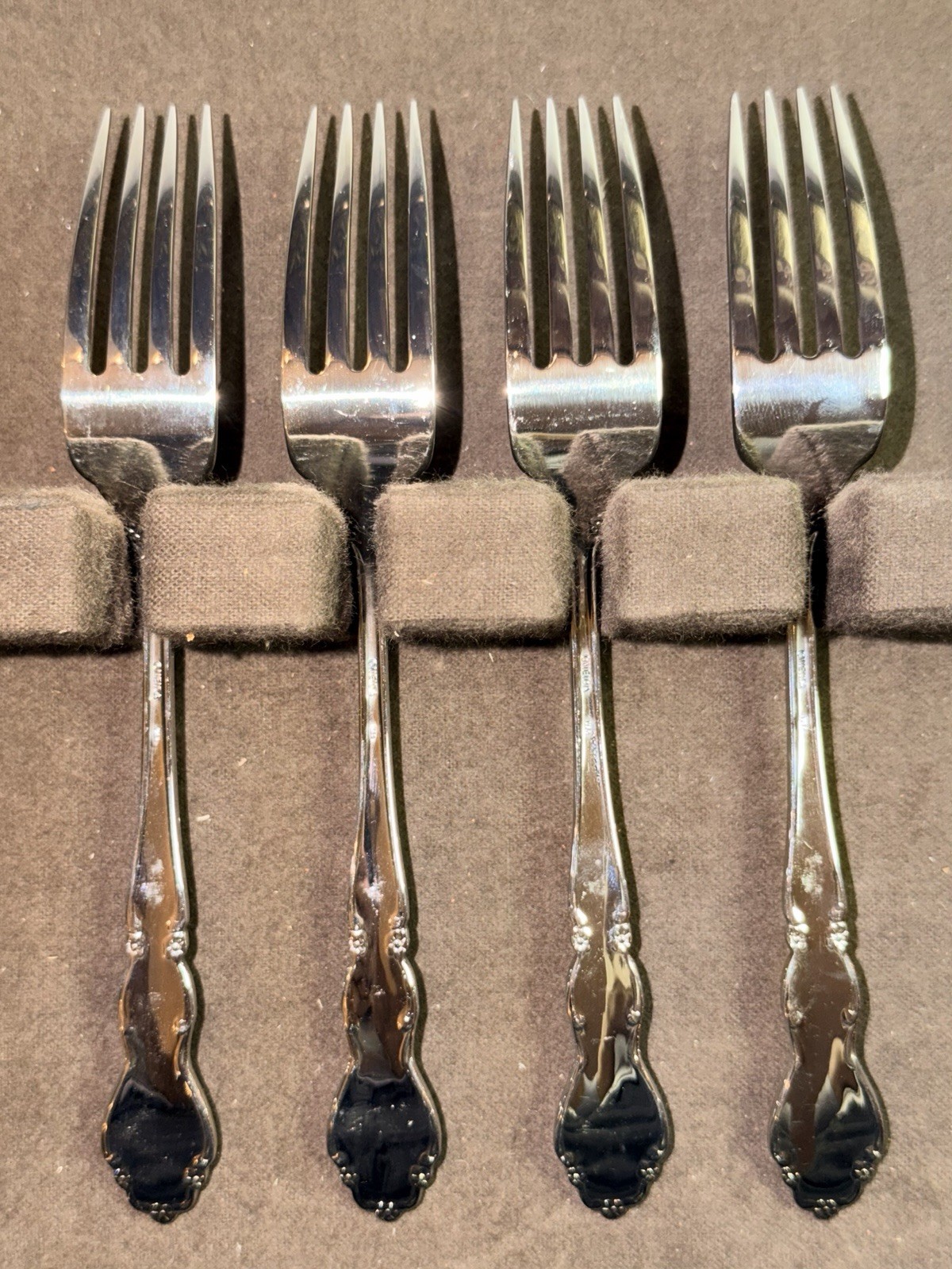 Oneida Dover Cube Set of 4 Dinner Forks Heirloom Stainless Flatware