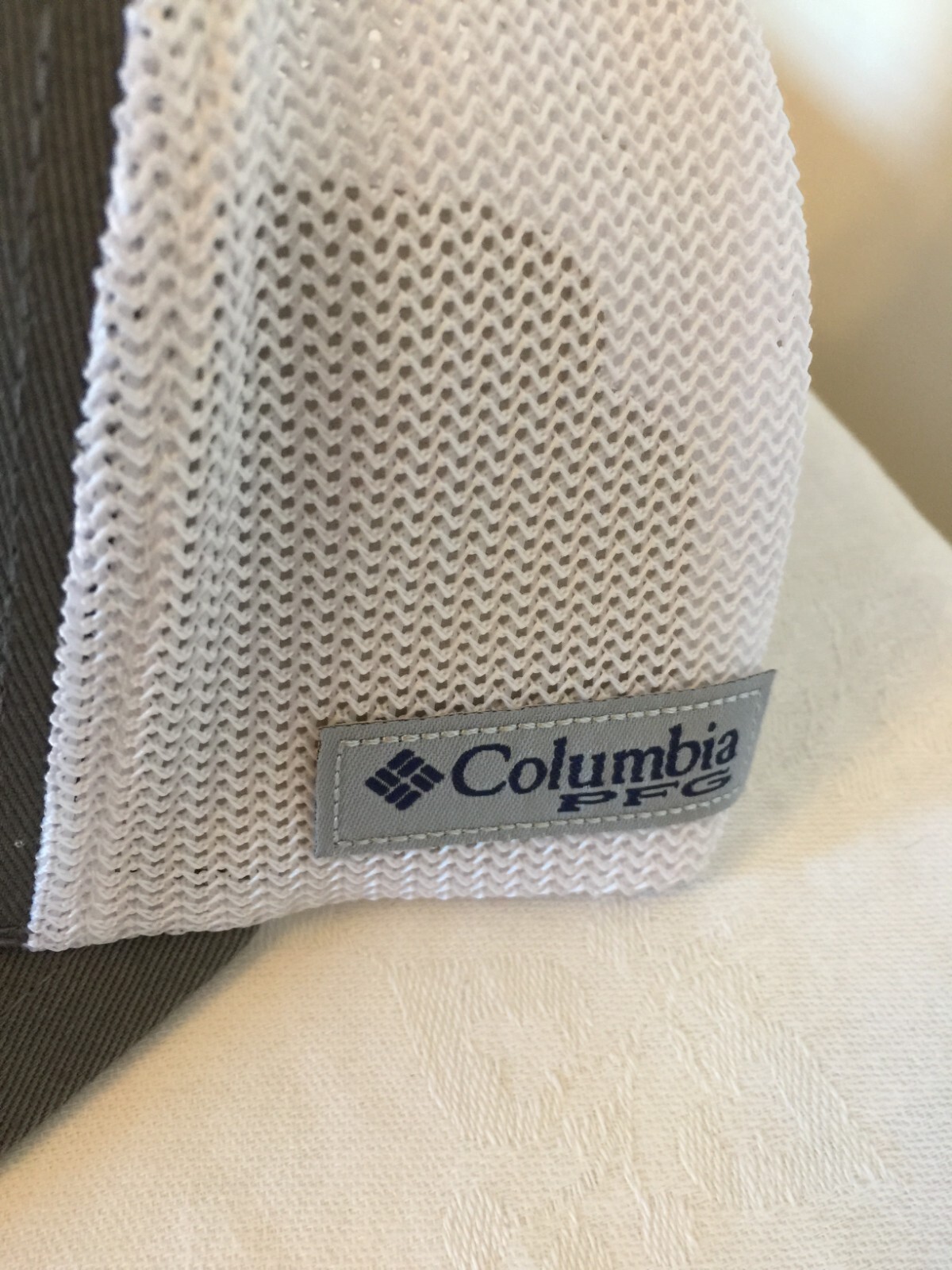 NWT Columbia Trucker L/XL Flexfit Fitted Cap Hat Gray w White Mesh PFG Fish Flag