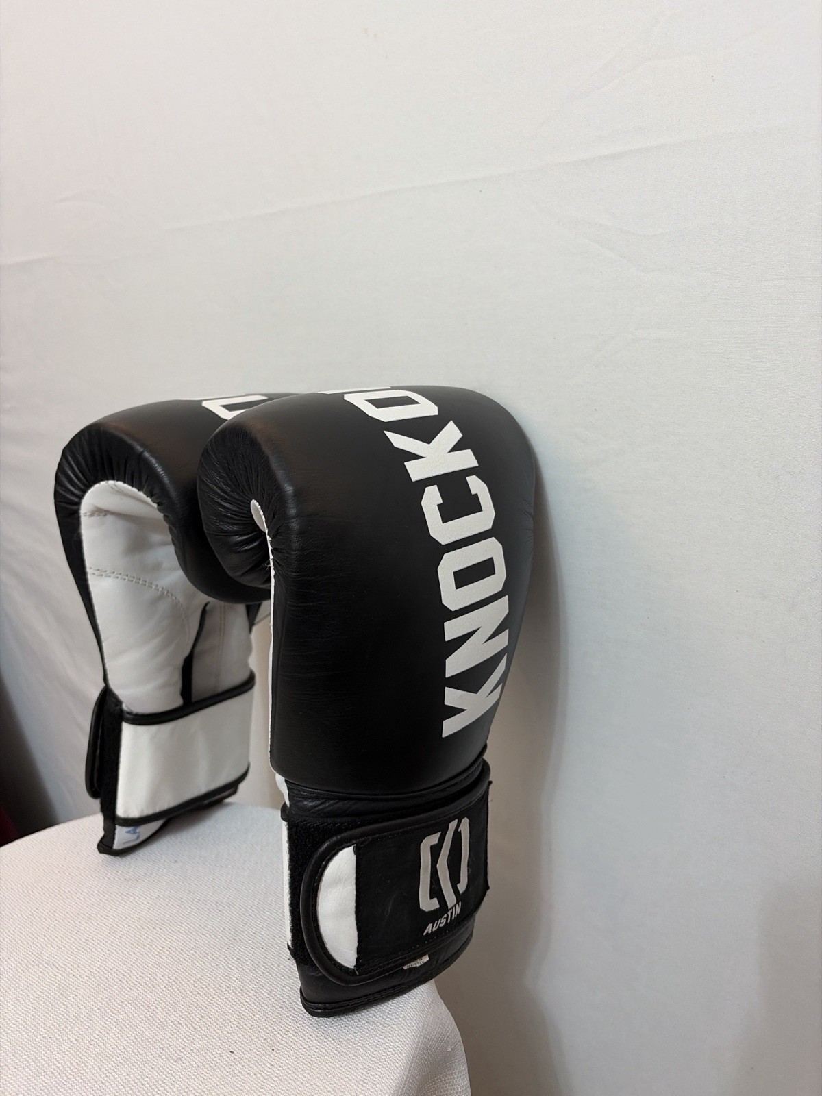 Knockout Austin Boxing Gloves 14 oz Leather Black White Hook Loop(F108)”””