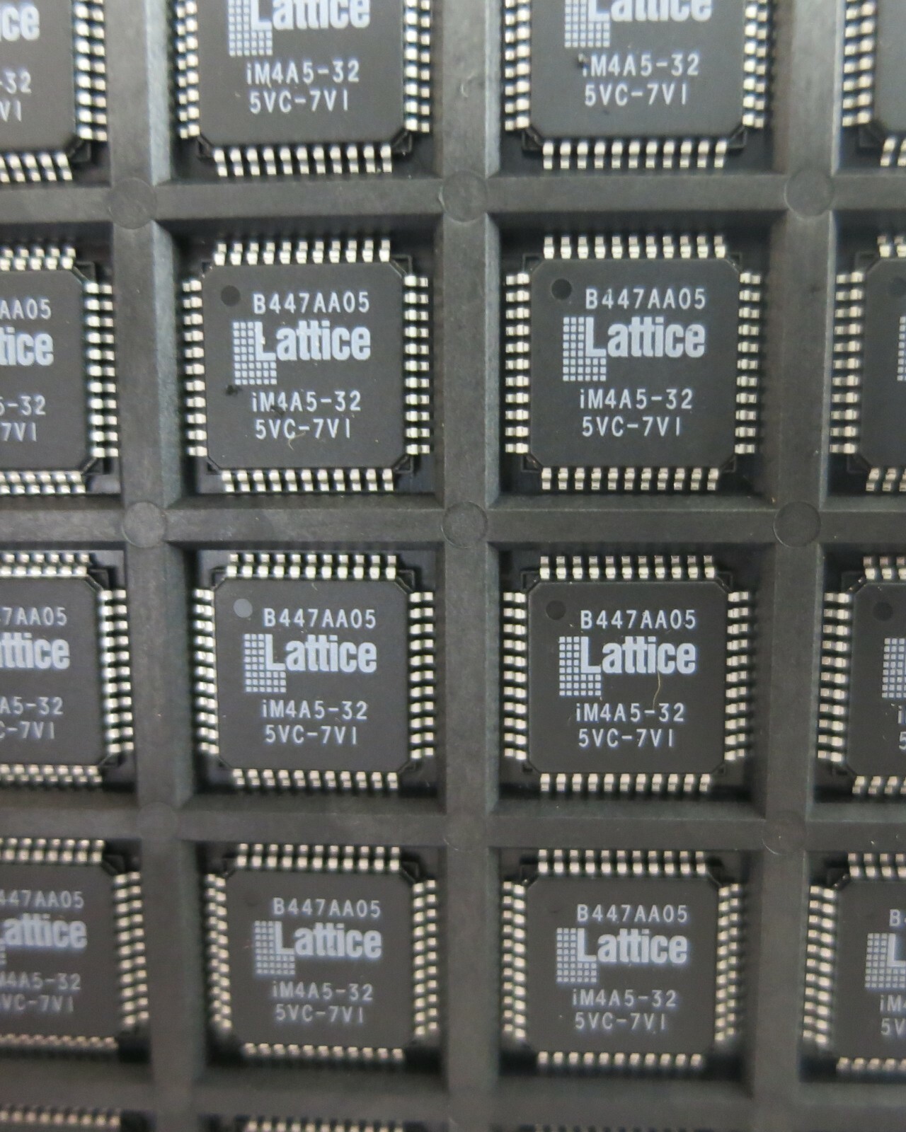 ( 1 PC) BRAND NEW IM4A5-32-5VC-7VI /M4A5-32/32-5VC44	Lattice  **US STOCK **
