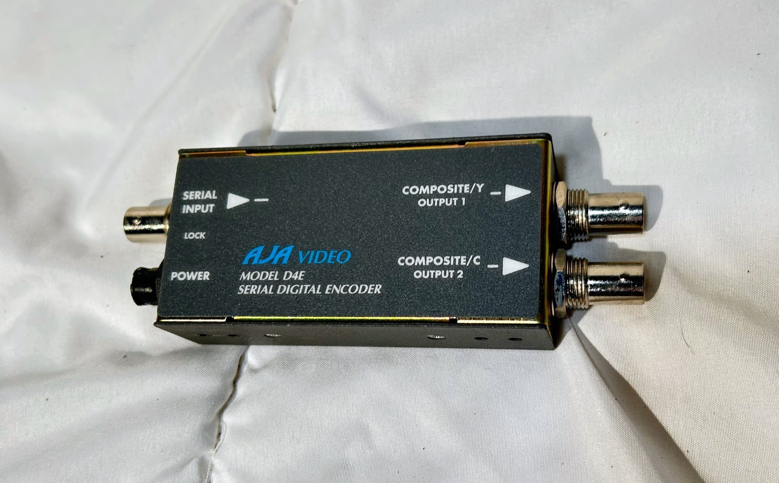 AJA D4E Digital to Analog Video Converter (Decoder) with Power Supply