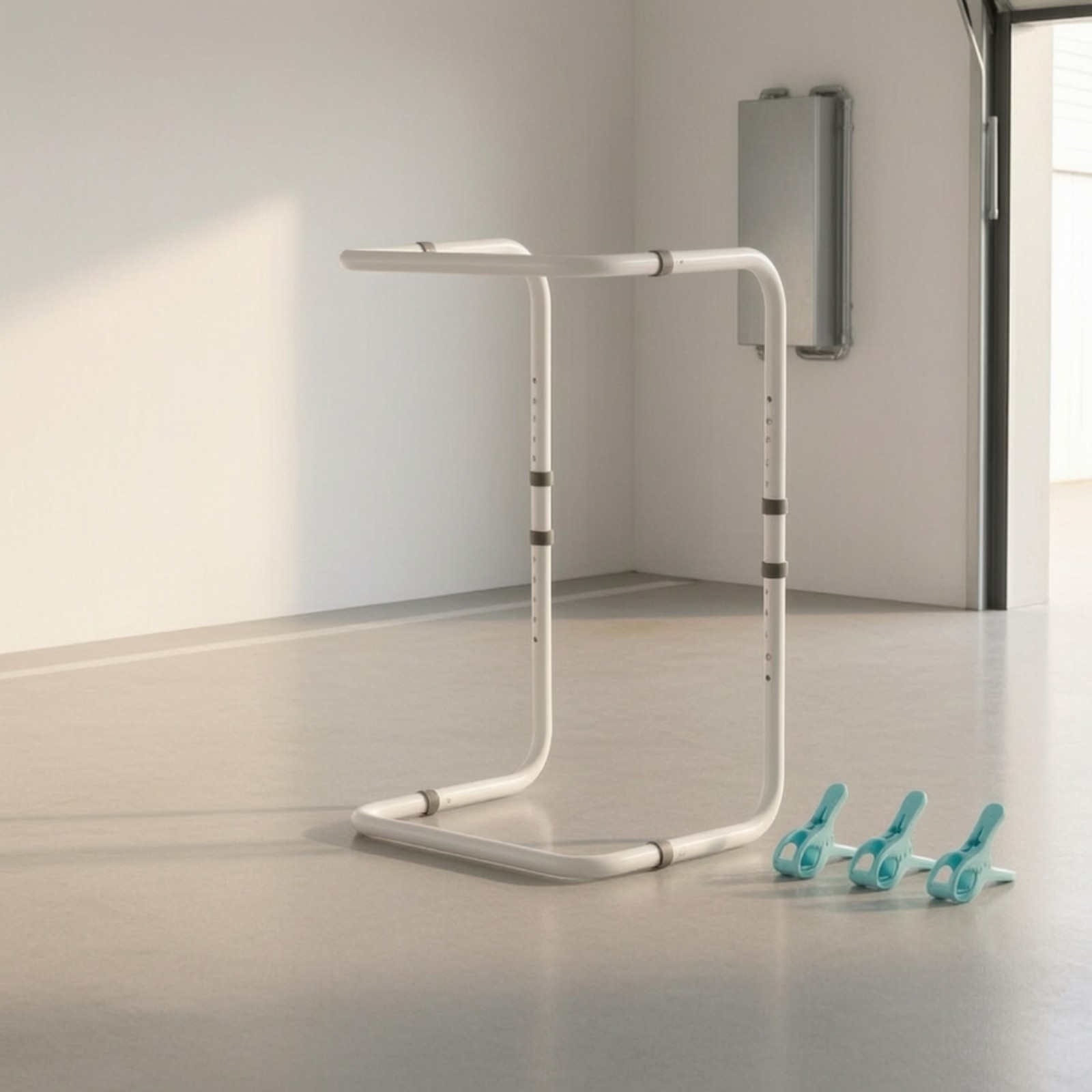 Blanket Lifter with Clips Height-Adjustable Blanket Lifter Sturdy for Guest