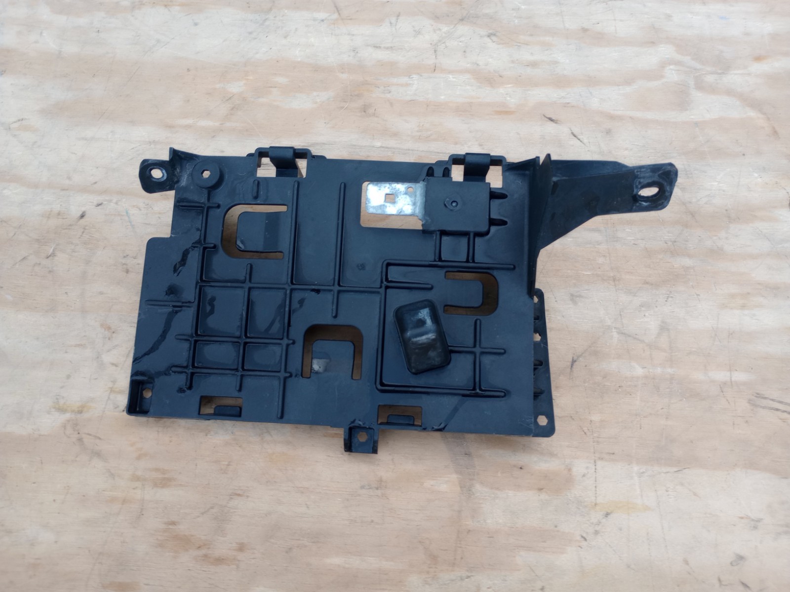 2013-2018 Cadillac ATS Engine Control Module (ECM) Bracket 84013974 OEM