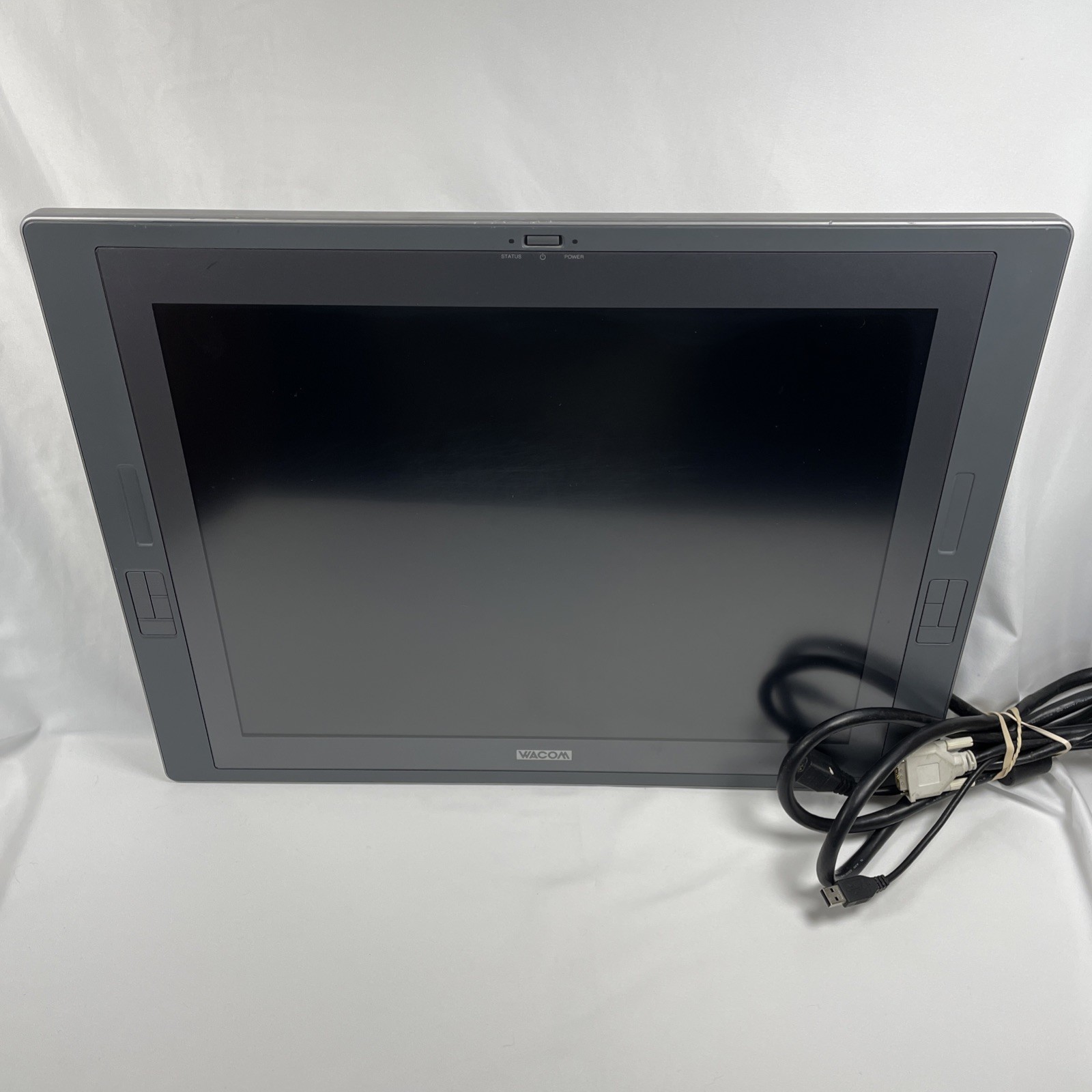 Untested Wacom DTZ-2100/G Cintiq 21UX Touchscreen LCD Graphics Display Monitor