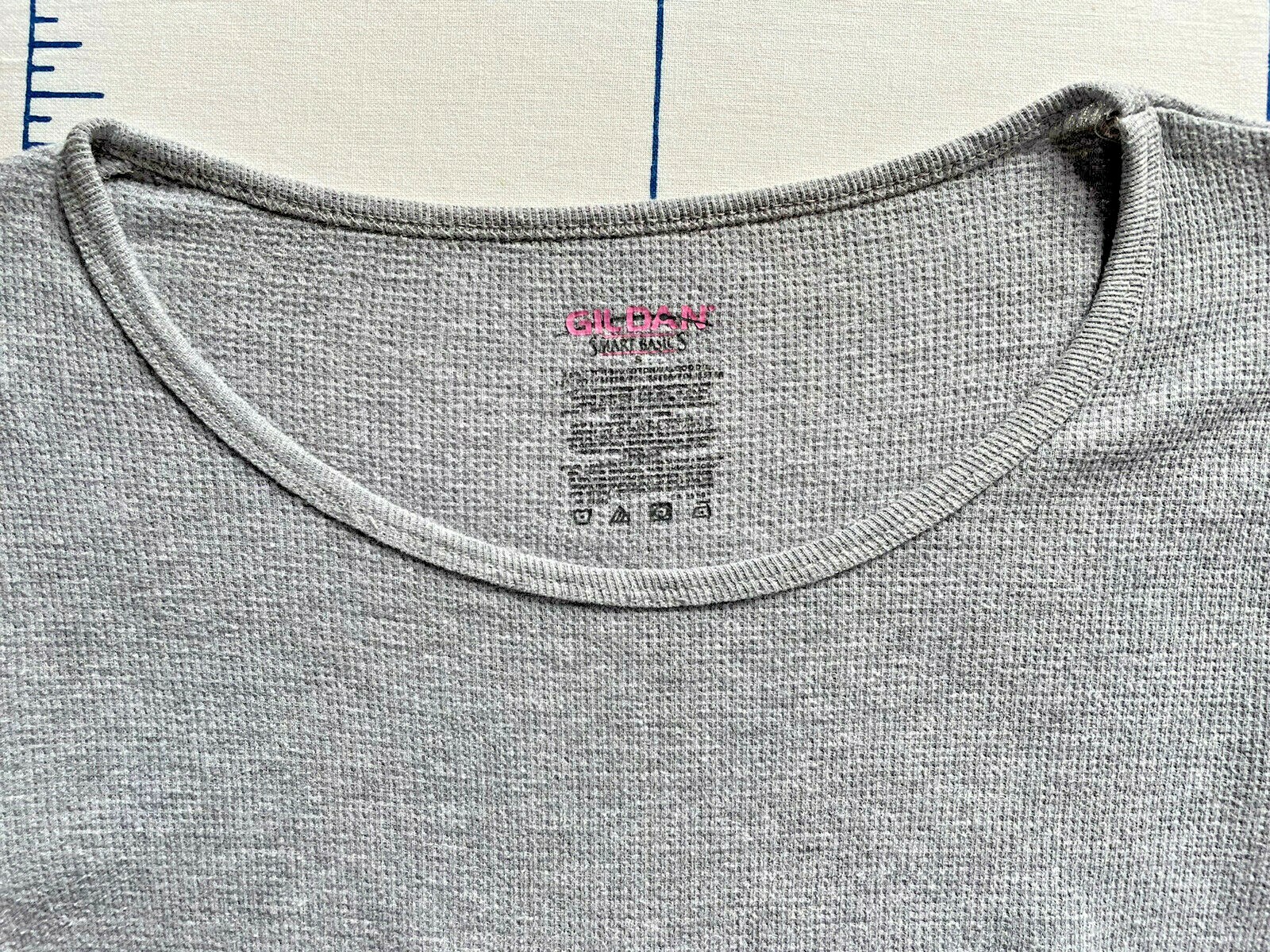 GILDAN Smart Basics Gray Thermal Top Size SMALL Base Layer Under Shirt GUC