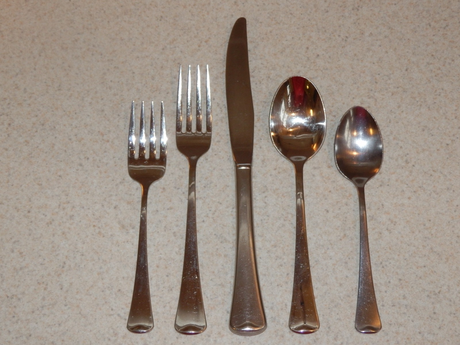 ONEIDA STAINLESS FLATWARE WYNDHAM PATTERN 5 PIECE PLACE SETTING