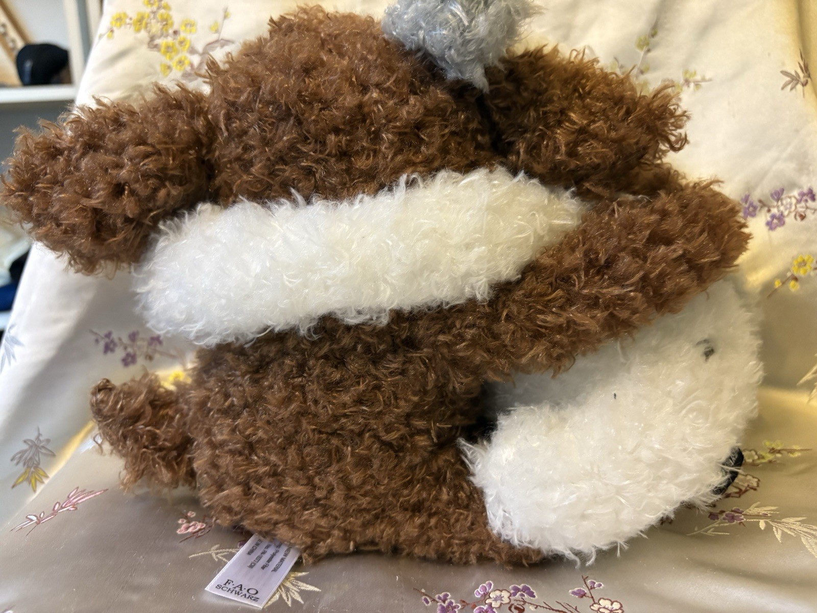 FAO Schwarz 9” Hugging Dogs Puppies Brown & White Plush Stuffed Animals NWT 2024