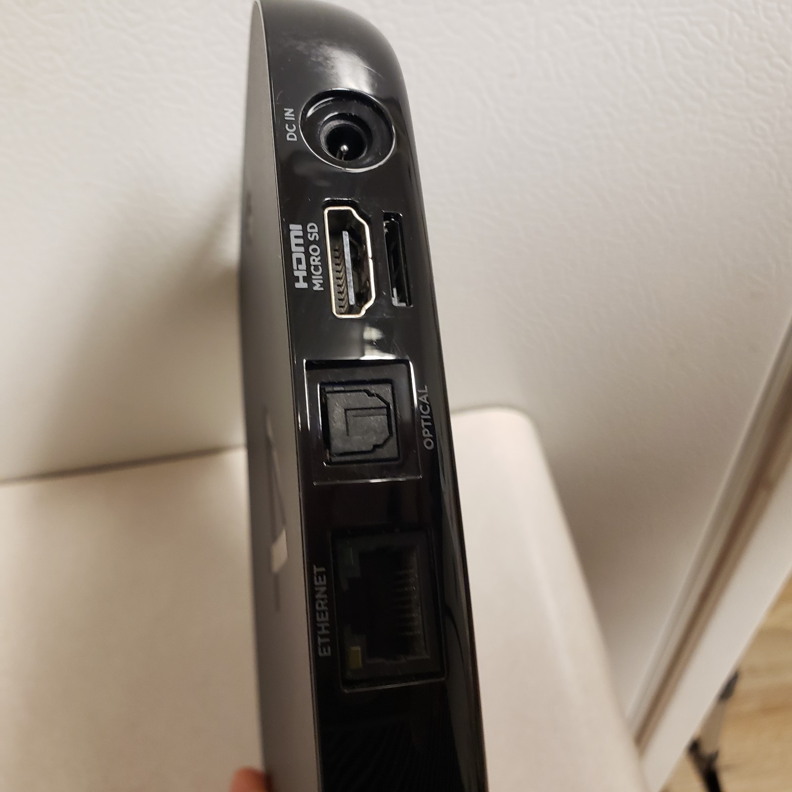 Old Roku 4 - 4th Generation Media Streamer Model 4400X Remote Black